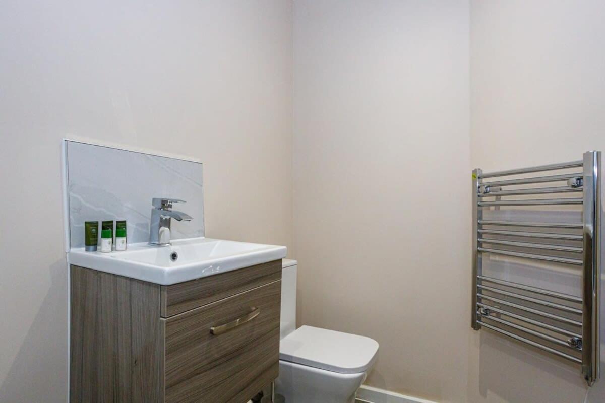 Stylish And Modern 1 Bedroom Apartment Manchester Bagian luar foto