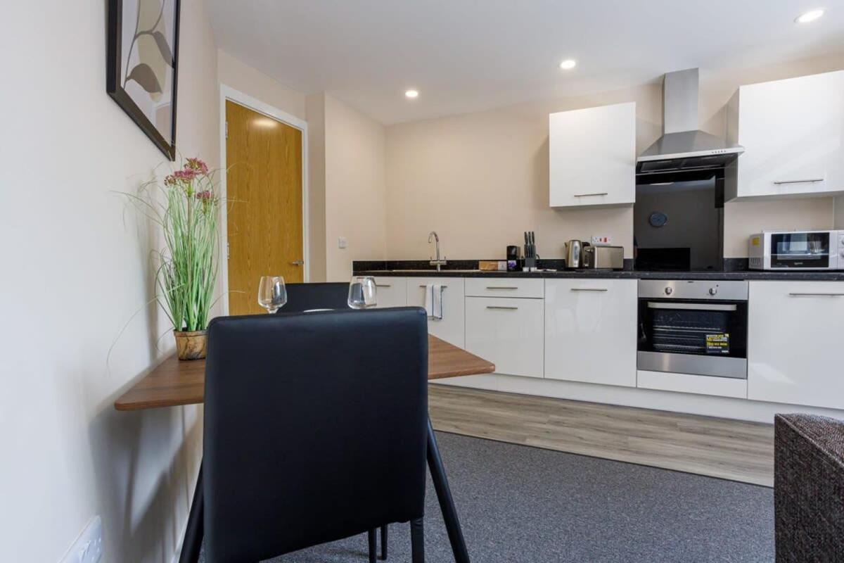 Stylish And Modern 1 Bedroom Apartment Manchester Bagian luar foto