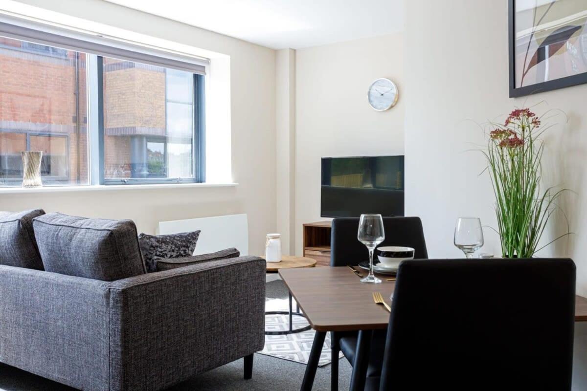 Stylish And Modern 1 Bedroom Apartment Manchester Bagian luar foto